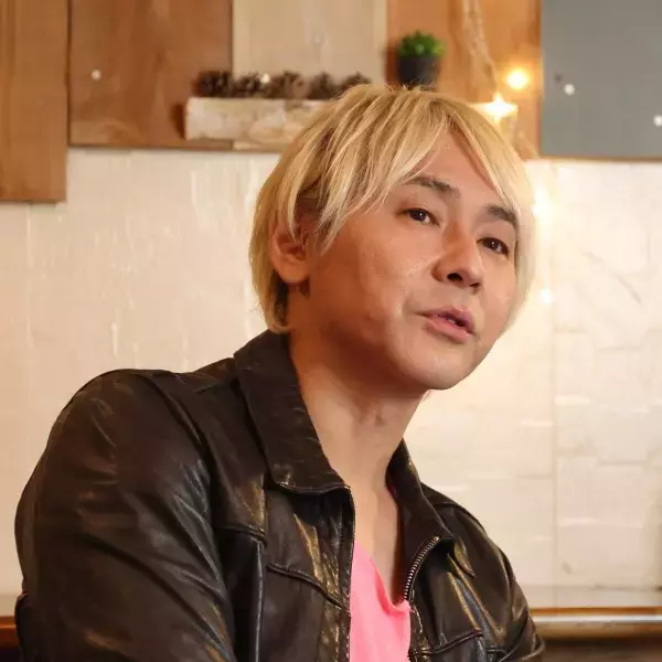 「焚き火台」騒動巡りキャンプ芸人ヒロシ投稿でメーカーに批判殺到…4年前にも出演番組に不満投稿で波紋