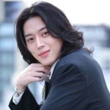 『暴君のシェフ』道化役で話題のイ・ジュアンを直撃「オダギリジョーさんに会ってみたいです」