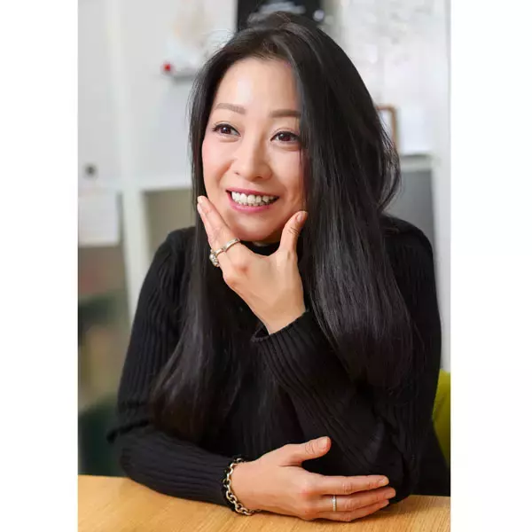 「「『開き直って生きてる人』って正に私じゃん（笑）」 小向美奈子が激白する「過去」「今」「未来」」の画像