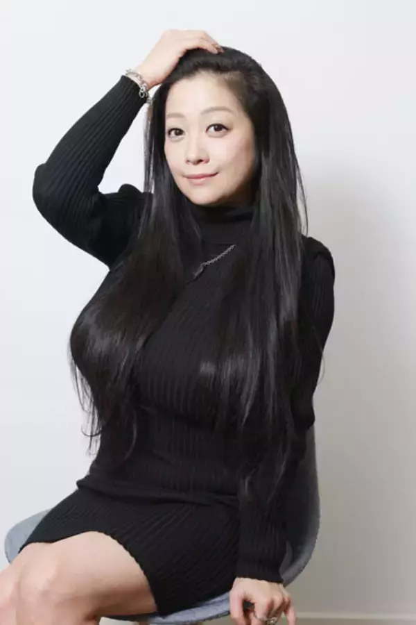 「「『開き直って生きてる人』って正に私じゃん（笑）」 小向美奈子が激白する「過去」「今」「未来」」の画像