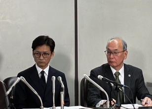 国分太一が涙の謝罪会見で「コンプラ違反」の謎さらに広がるも…“中居正広氏よりマシ”と評価されるワケ