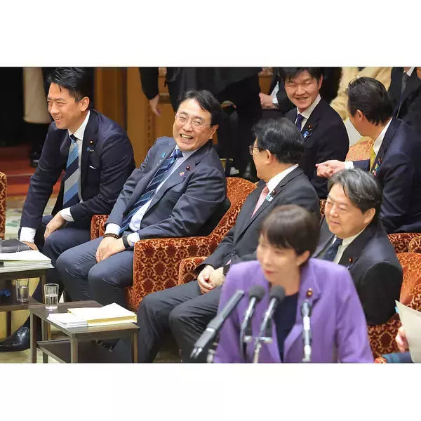 高市首相パワハラ国会の一部始終 赤沢経産相に「ワタクシに恥をかかせるな」…“閣僚イジメ”にSNSで批判噴出