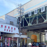 「大阪「鶴橋パチモン通り」偽ブランド商売の呆れた実態…府警が捜査員67人動員で販売店摘発」の画像1