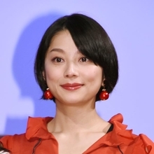 「ムショラン三ツ星」で刑務所の管理栄養士役…小池栄子は目ぢからの強さが逆効果