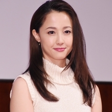 エリカ様「A.B.C-Z」橋本良亮とスピード破局説…「仕事に専念したい」と距離を置き、交際1カ月でバッサリ