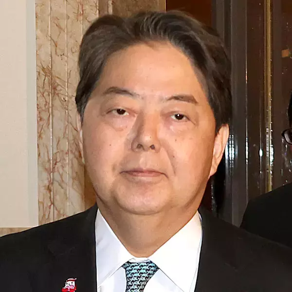 林総務相が年の瀬に収支報告書ドサクサ訂正で疑惑逃れ画策 「選挙費用13万円」はどこへ消えた？