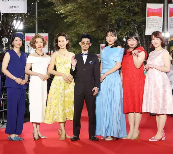 「映画「ブルーボーイ事件」出演イズミ・セクシーを直撃 「まわりの俳優さんたちが素人の私を“アー子”にしてくれました」」の画像