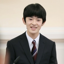 悠仁さま初の新年一般参賀 20年後「隣に立つ皇族」は誰か？ 皇室に訪れる晩婚・少子化の波