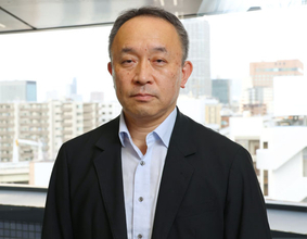 「VIVANT」監修者が明かす制作ウラ話 「阿部寛演じる『野崎』には私自身の経験が投影されている」【涙と笑いの酒人生】