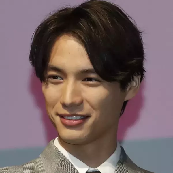 福士蒼汰と福原遥の“親密”ぶりが話題だが…映画「楓」に高まる興収45億円期待と関係者の思惑