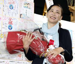 自民推薦の「軽い神輿」が“ゼロ打ち”圧勝 横浜新市長の政策語らぬ素人っぷりに漂う不安