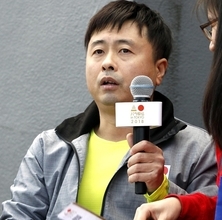 「次長課長」河本準一が17歳年下タレントとの熱愛宣言も…再燃する母親の生活保護受給問題と“その後”