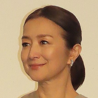 鈴木京香が母親役「栄光のバックホーム」が好発進…気になる長谷川博己との“ゴールイン”は？