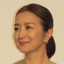 鈴木京香が母親役「栄光のバックホーム」が好発進…気になる長谷川博己との“ゴールイン”は？