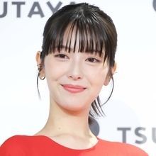 浜辺美波"激やせ"騒動はキンプリ永瀬廉との「破局」が原因か？ 橋本環奈が励ます"みーちゃん"の近況