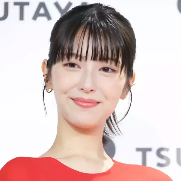 浜辺美波"激やせ"騒動はキンプリ永瀬廉との「破局」が原因か？ 橋本環奈が励ます"みーちゃん"の近況