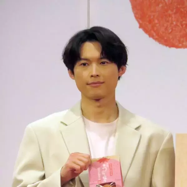 「白鳥とコウモリ」松村北斗《今田美桜を見る目がガチ》とファンざわつく…“めめみお”にはなれずSTARTO社御用達から卒業も