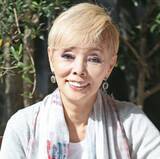 「研ナオコ「風、薫る」での二刀流でトレンド入り…デビュー55周年で“芸能界のドン”に恩返しの大奮闘」の画像1