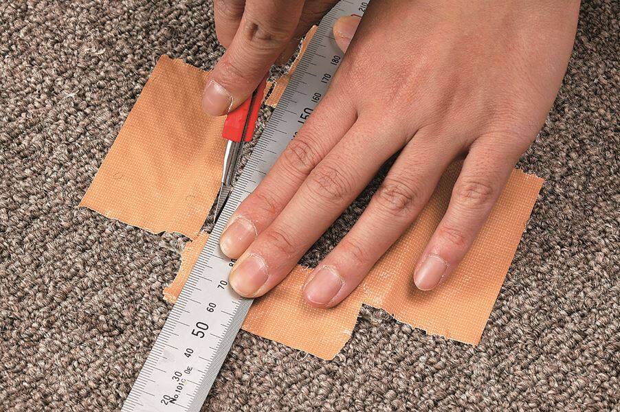 【保存版】誰でもできるカーペットの簡単メンテナンス術！ シミ／焦げ／穴の対処、パイルの起こし方