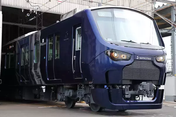 「相鉄の長年の悲願だった都心乗り入れ―― この秋、東京でハマの「ネイビーブルー電車」に乗車できる！」の画像