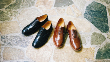 大人の悩みを解決する、〈サンダース〉のドレスなミリタリーシューズ。