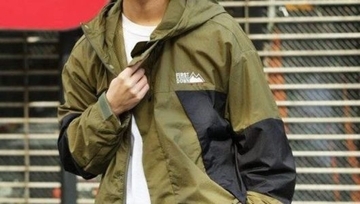 春風に負けるな！防風対策に使える「ライトアウター」をピックアップ。