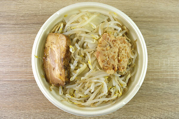 マシすぎて麺が見えないセブンの 中華蕎麦とみ田監修 ワシワシ食べる豚ラーメン は幸せな大ボリューム 年3月10日 エキサイトニュース