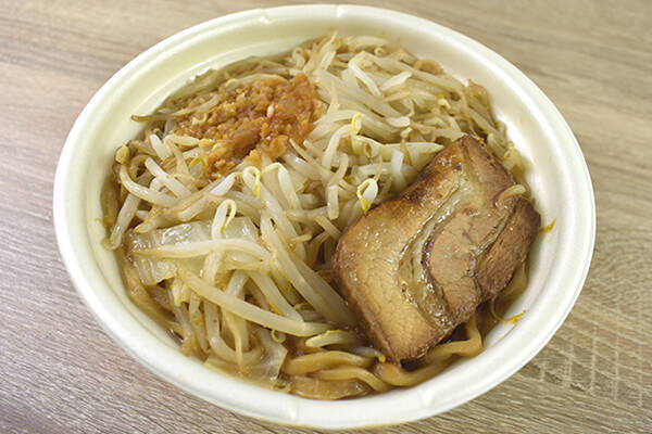 マシすぎて麺が見えないセブンの 中華蕎麦とみ田監修 ワシワシ食べる豚ラーメン は幸せな大ボリューム 年3月10日 エキサイトニュース