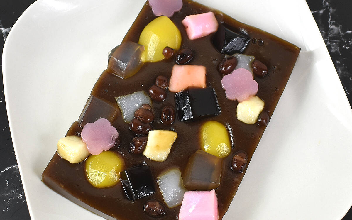 開けた瞬間 思わずうっとり 見る人の心も癒してくれる花えちぜんの 一枚流し あんみつ水羊羹 21年2月日 エキサイトニュース