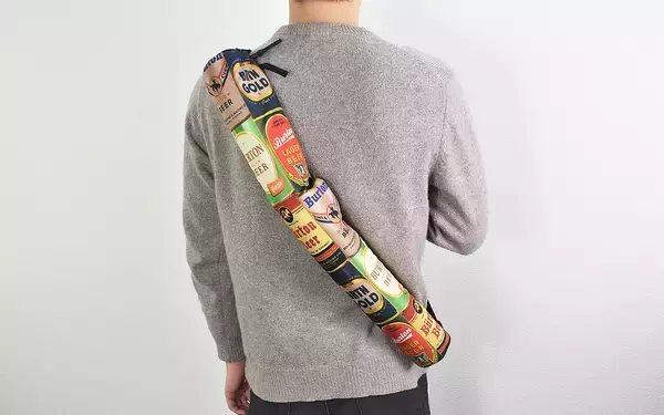 「ビール缶を背負う専用バッグ!? ユニークなデザインの「ビアラクーダ 2L クーラーバッグ」レビュー」の画像