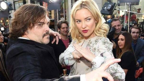 映画 カンフー パンダ3 中国雑技パフォーマンスやドラゴン ヌードルでプレミア上映を祝う 16年1月23日 エキサイトニュース