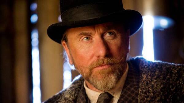 ティム ロスとクリスティナ ヘンドリックスが西部劇シリーズ Tin Star 原題 に出演することが決定 16年4月24日 エキサイトニュース