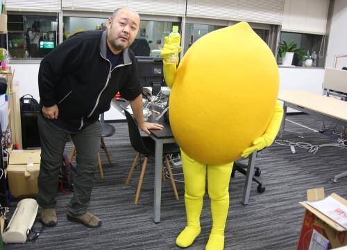 みーんな 元気になーれモン ビタミンcの化身 レモミン によってオフィスが元気を取り戻した話 16年10月4日 エキサイトニュース 2 4