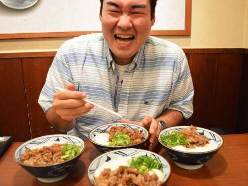 丸亀製麺 3日間 牛とろ玉うどん が半額 4杯食べたら1400円のお得で大食い男も泣いて大喜び 夜なきうどんキャンペーン 2017年6月6日 エキサイトニュース