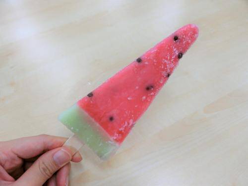 コンビニアイス全レビュー ロッテ Bigスイカバー 夏はやっぱり食べたくなる 種や皮までおいしい楽しいスイカのアイス 17年7月15日 エキサイトニュース