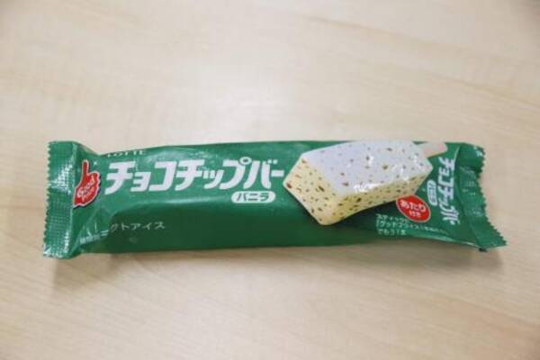 コンビニアイス全レビュー ロッテ チョコチップバー バニラ クセになるポリポリのチョコチップ 何本も食べたい 2017年7月21日 エキサイトニュース