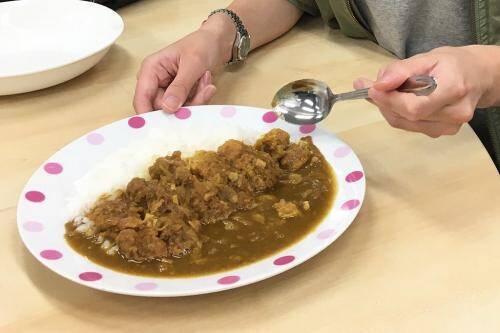 動画 近未来の食卓 アマノフーズのフリーズドライ食品 チキンカツカレー を作って食べてみた 2017年8月4日 エキサイトニュース 2 2