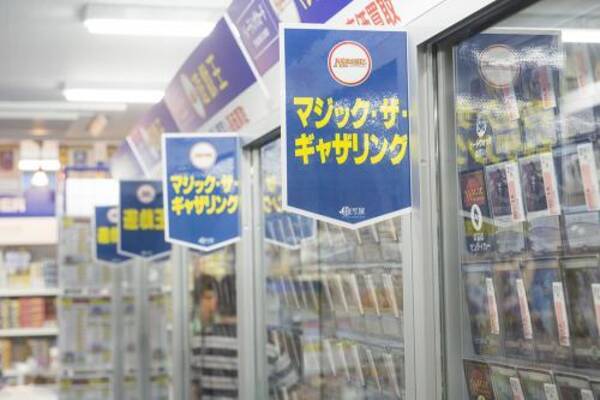 秋葉原にトレカ ボードゲーム専門の駿河屋がオープン 朝5時まで無料開放のデュエルスペースを完備 17年8月19日 エキサイトニュース