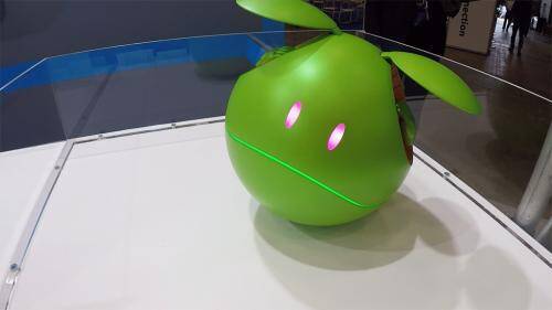 Ceatec17 ガンダム に登場するハロが動く 光る しゃべる バンダイがaiロボット ガンシェルジュ ハロ を参考出展 17年10月2日 エキサイトニュース