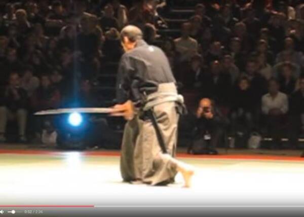 こんなの見えない 気づいた時には絶対斬られてる 居合の技がすごい 動画 17年10月30日 エキサイトニュース