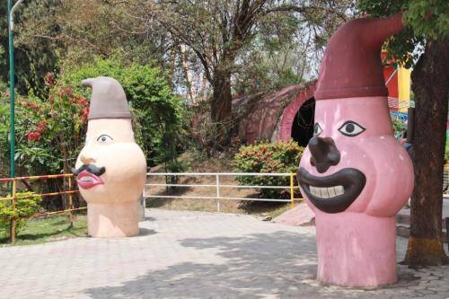 ディズニー ポケモン スーパーマンが夢のコラボ パチモンだらけのネパールの遊園地がカオスすぎた 18年5月8日 エキサイトニュース