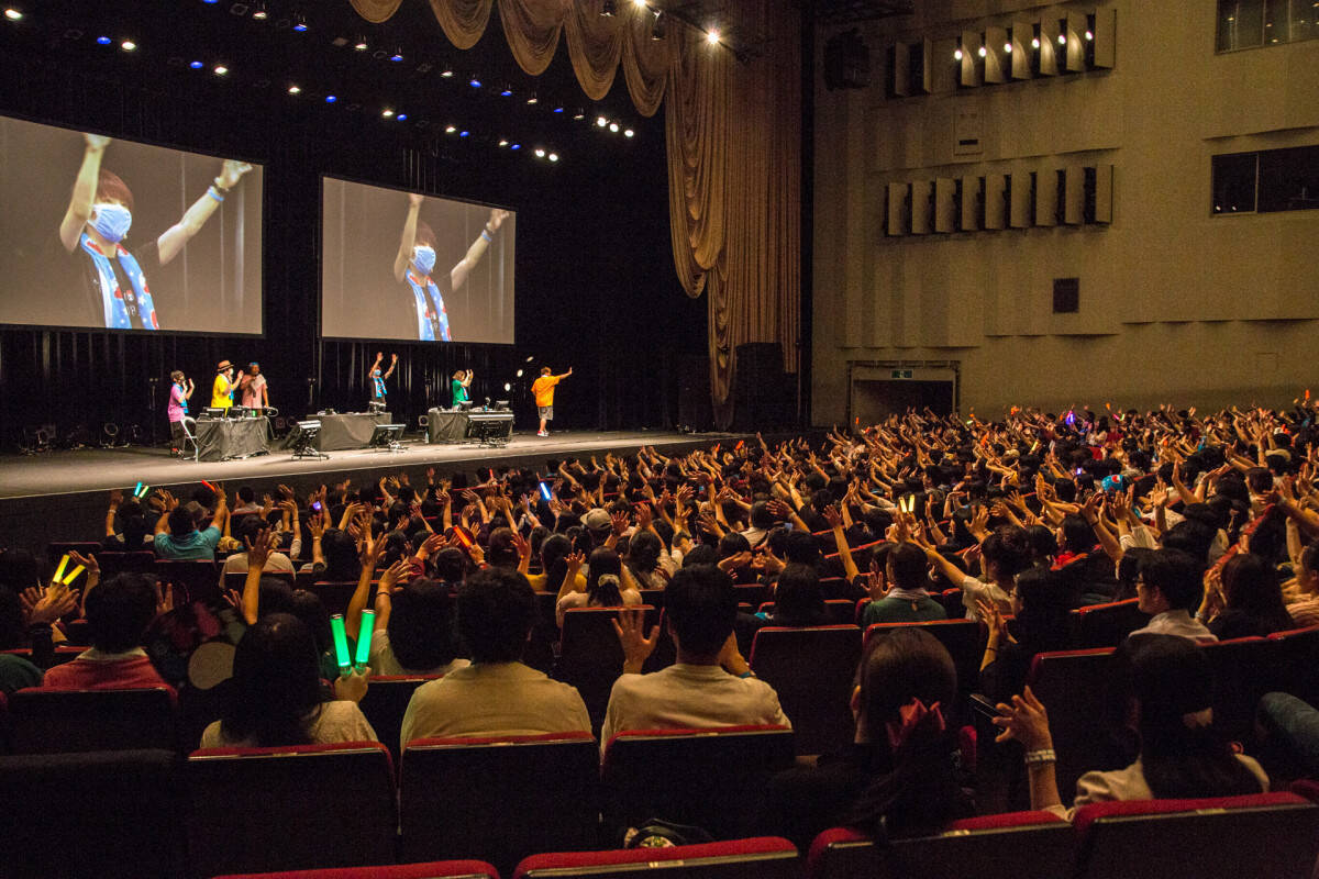 赤髮のともリアルイベント『ともの会』公式フォトレポート：ゲーム実況盛りだくさん！ 新曲発表も！ (2018年8月19