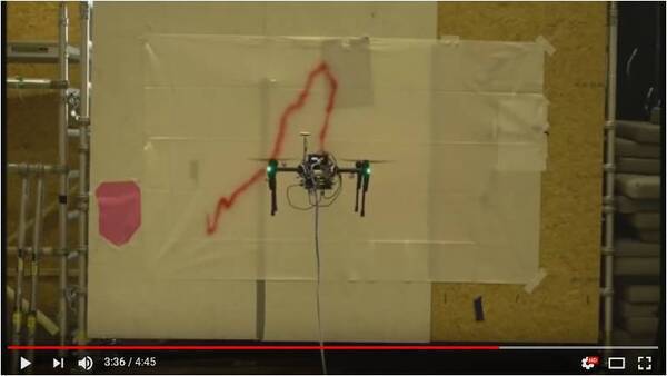 立体物の表面に自在にペイントできるディズニーのお絵描きドローン ペイントコプター Paintcopter 開発目的はアトラクションではなく メンテナンスでした 18年10月12日 エキサイトニュース