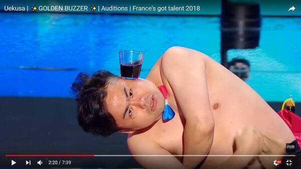 裸芸人 ウエスpの 危険なテーブルクロス引き にフランス人も大興奮 仏版 ゴット タレント で決勝進出の快挙 2018年11月7日 エキサイトニュース