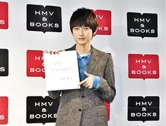 V6三宅健 Fns歌謡祭 での金髪ななめ分け 白い衣装は あの人気アニメのキャラクターに似せた 18年12月29日 エキサイトニュース