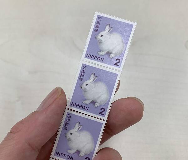 郵便局で12円切手を尋ねたら 郵便局員の回答がなごむ 2円切手6枚がウサギさんいっぱいでカワイイ 19年9月9日 エキサイトニュース