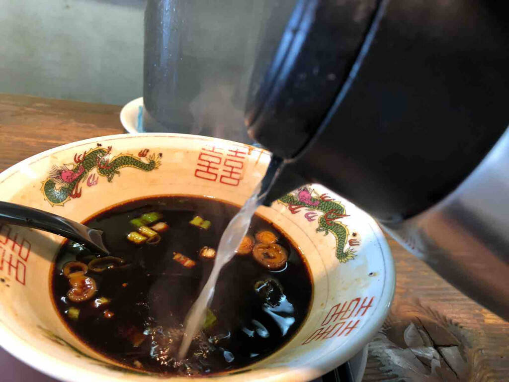 東池袋大勝軒出身の名古屋の人気店ながら看板メニューは 東中野ブラック 謎の多い 麺屋 山岸 に行ってみた 19年9月21日 エキサイトニュース