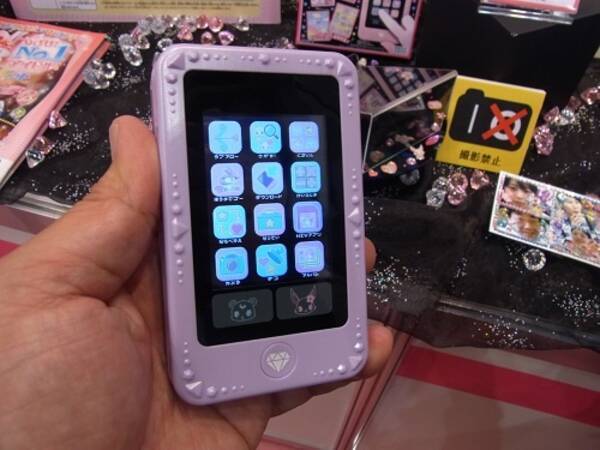 東京おもちゃショー12 子ども専用スマートフォンがカラー液晶とカメラを搭載 ジュエルポッド ダイアモンド 12年6月21日 エキサイトニュース