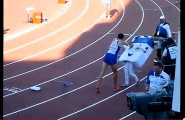 どうしてそんな酷いことを 優勝したフランスの陸上選手マイディーヌ メキシベナバさんが14歳の少女に攻撃 12年7月5日 エキサイトニュース