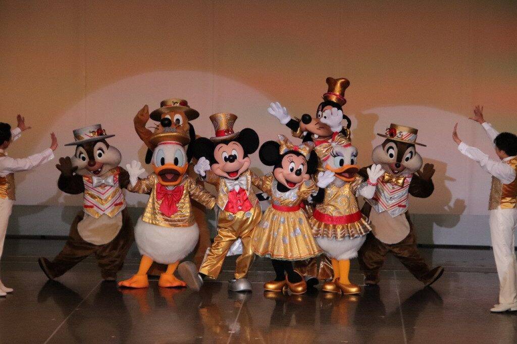 東京ディズニーランドで浦安市成人式開催 30周年衣装のミッキーたちもお祝い 写真レポート 年1月23日 エキサイトニュース